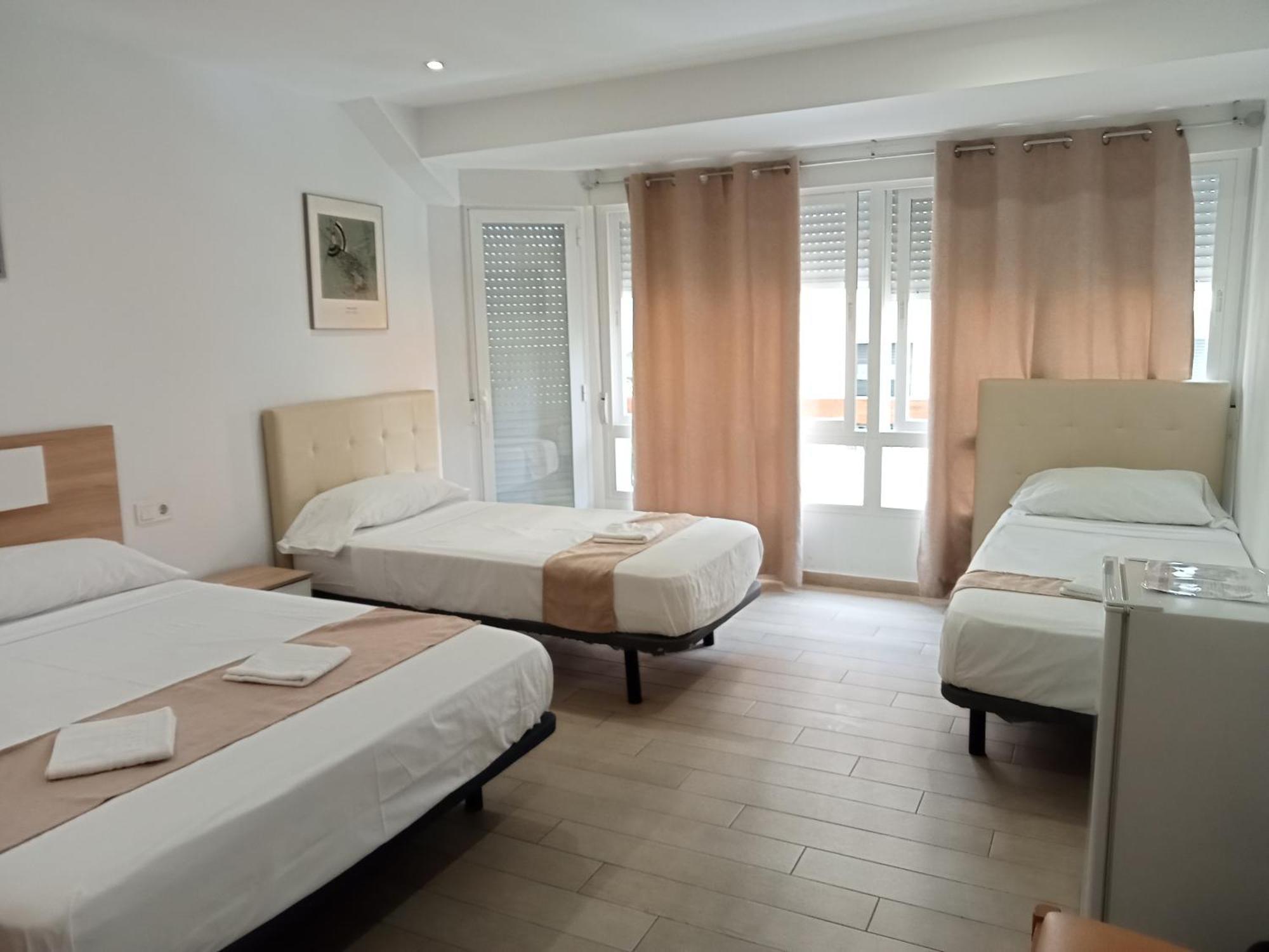 Pension Portugal Аликанте Экстерьер фото