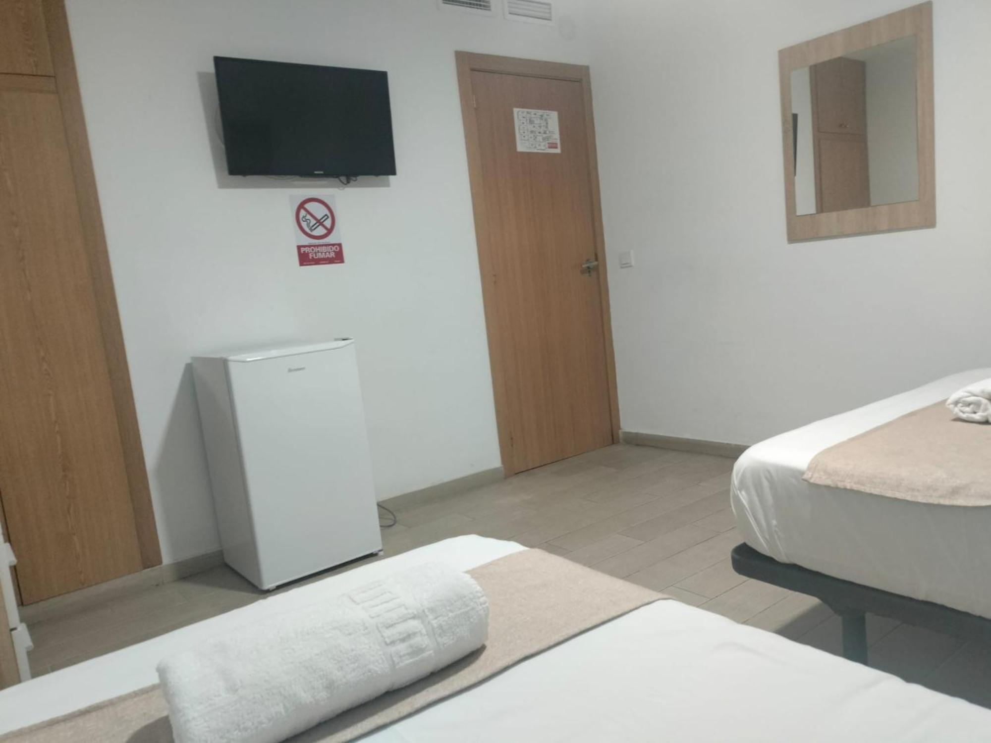 Pension Portugal Аликанте Экстерьер фото