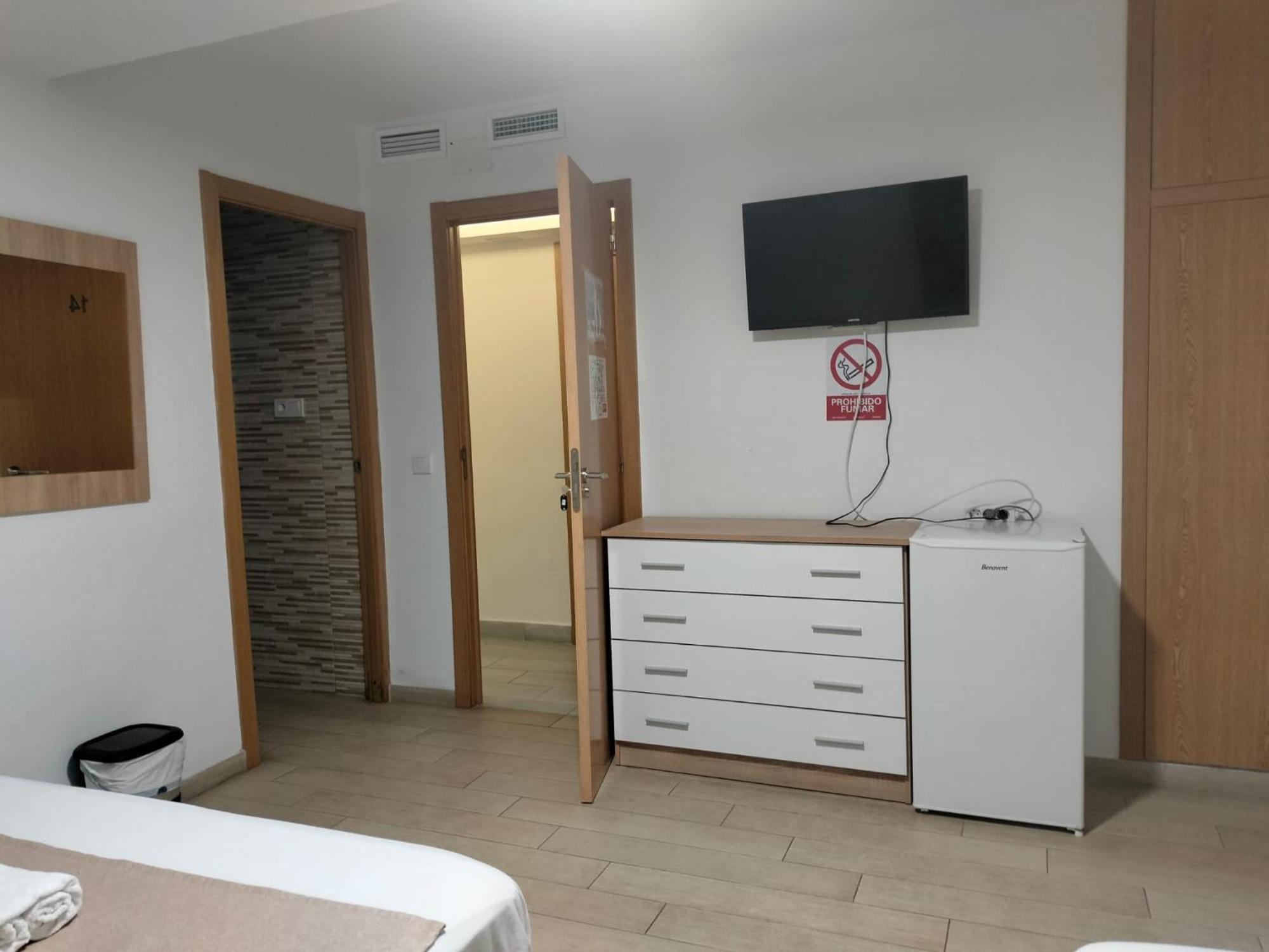Pension Portugal Аликанте Экстерьер фото