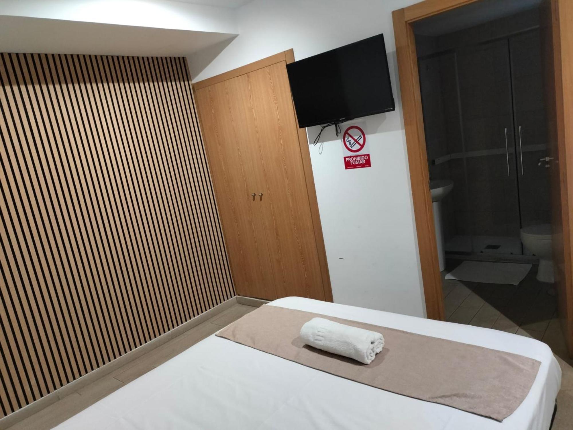 Pension Portugal Аликанте Экстерьер фото