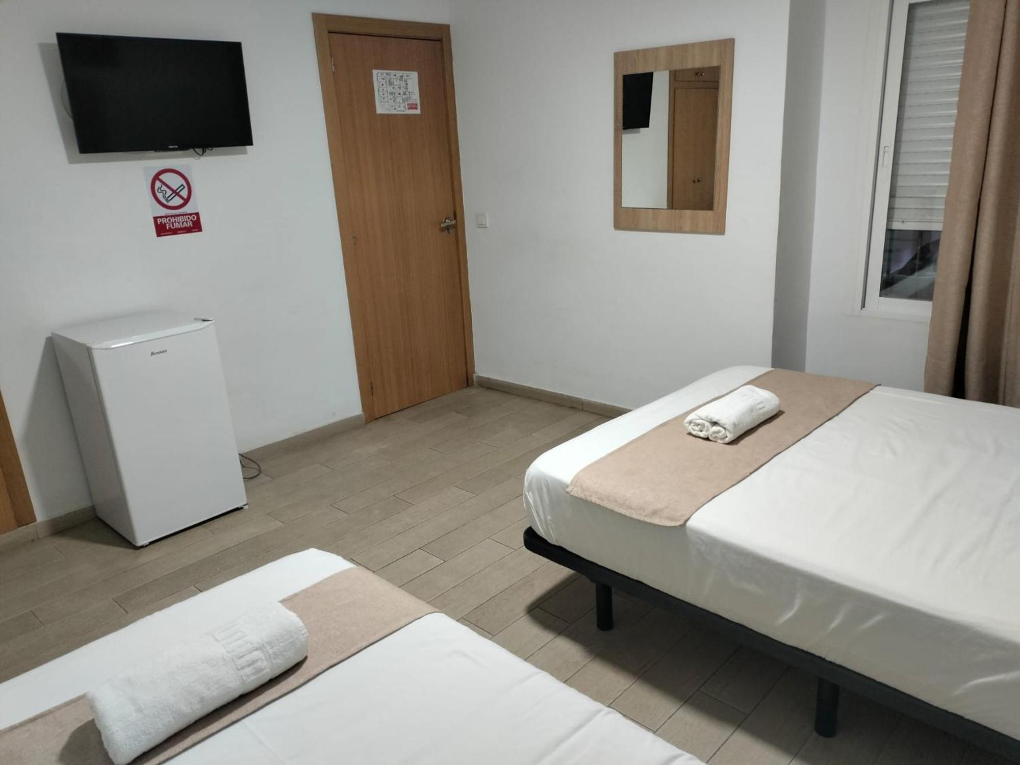 Pension Portugal Аликанте Экстерьер фото