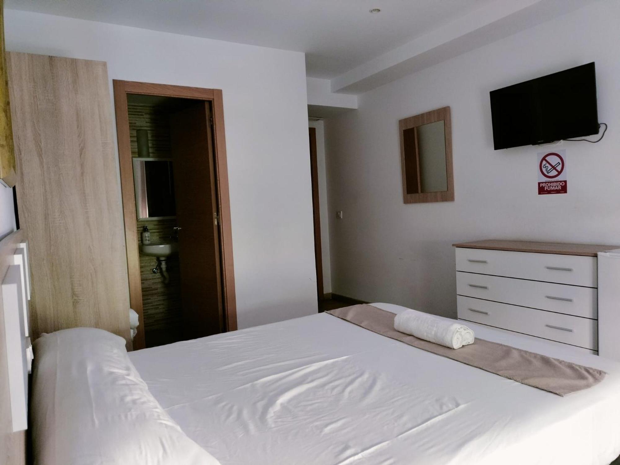 Pension Portugal Аликанте Экстерьер фото