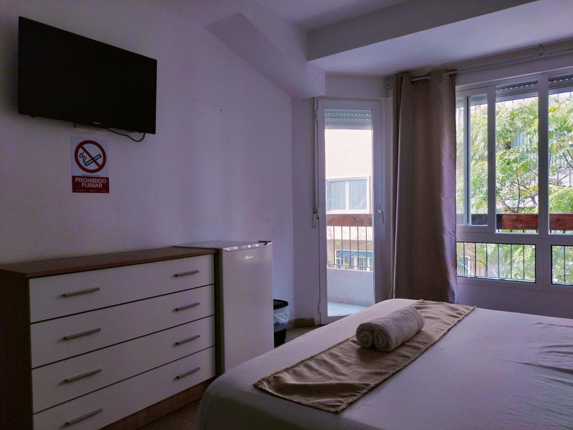 Pension Portugal Аликанте Экстерьер фото
