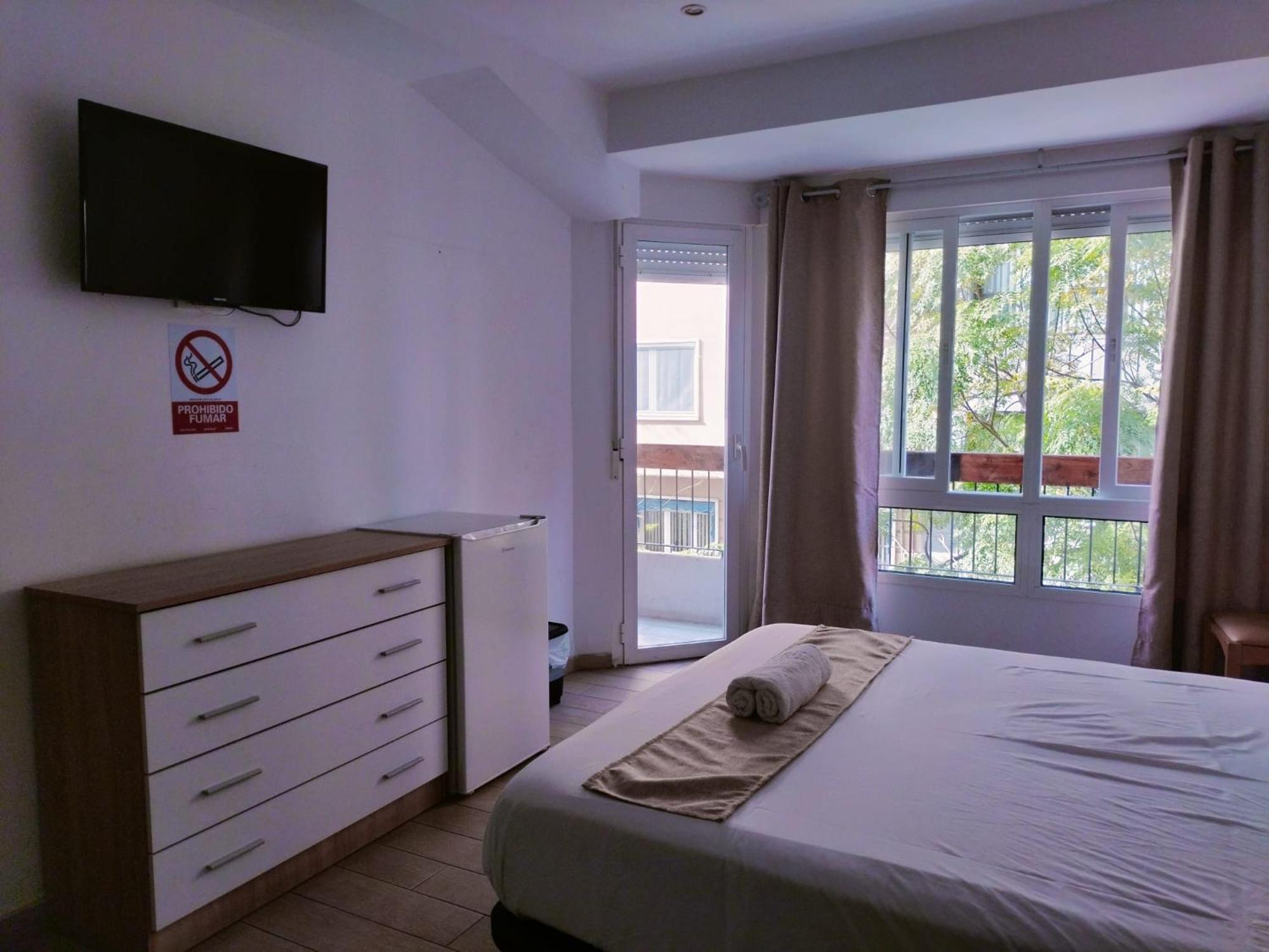 Pension Portugal Аликанте Экстерьер фото