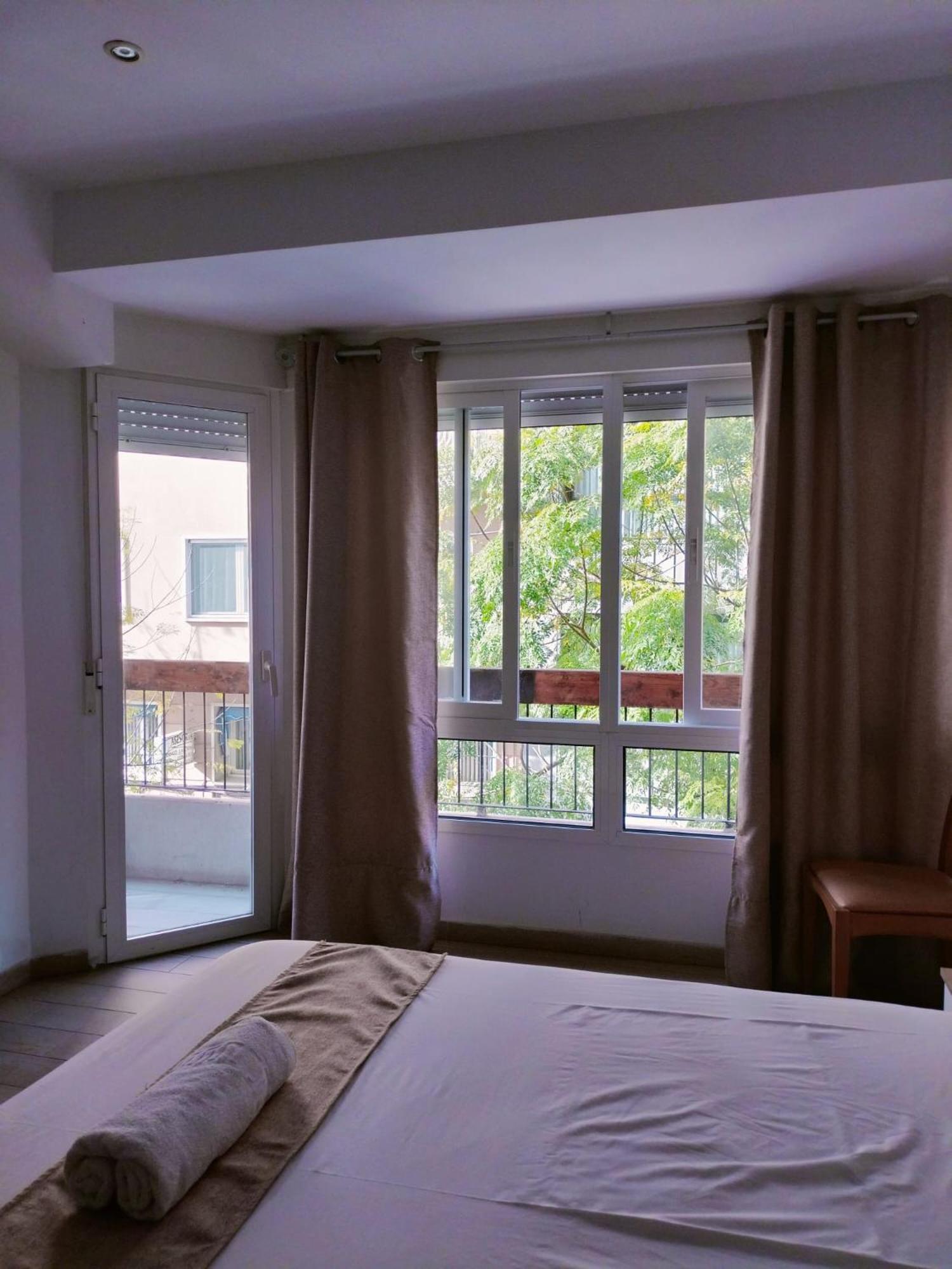 Pension Portugal Аликанте Экстерьер фото